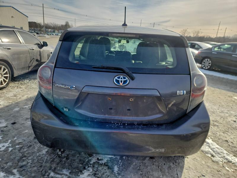 Photo 6 from auction – 2013 TOYOTA PRIUS C with VIN JTDKDTB33D1033015