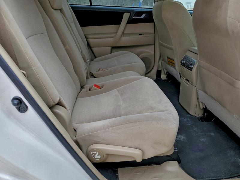 Photo 11 from auction – 2013 TOYOTA HIGHLANDER with VIN 5TDZA3EH3DS037356