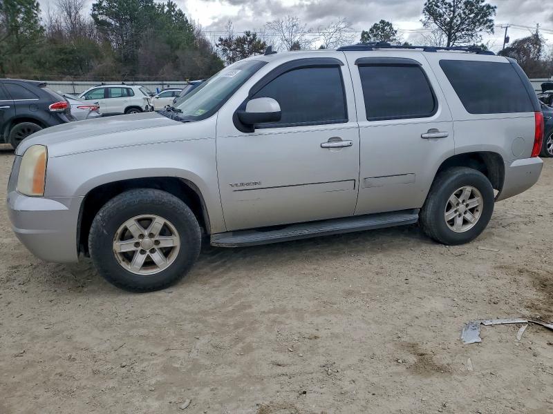 GMC YUKON SLE 2011 with VIN 1GKS1AE08BR268513 - Photo from auction