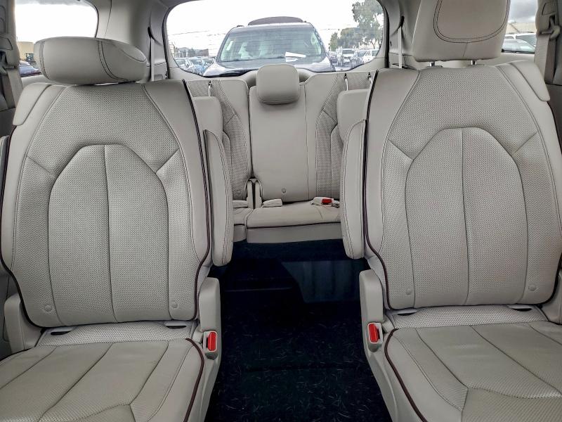 Photo 10 from auction – 2017 CHRYSLER PACIFICA with VIN 2C4RC1GG5HR572058
