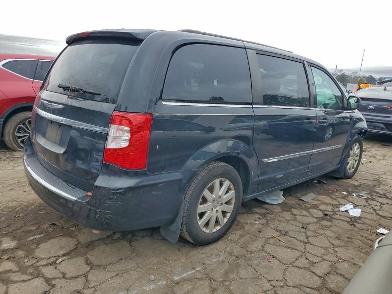 Photo 3 from auction – 2015 CHRYSLER TOWN & COU with VIN 2C4RC1BG1FR562034