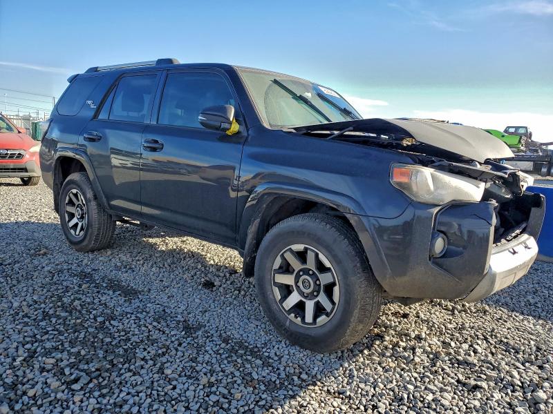Photo 4 from auction – 2018 TOYOTA 4RUNNER SR with VIN JTEBU5JR4J5549014