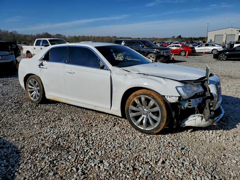 Photo 4 from auction – 2018 CHRYSLER 300 with VIN 2C3CCAAG6JH282099