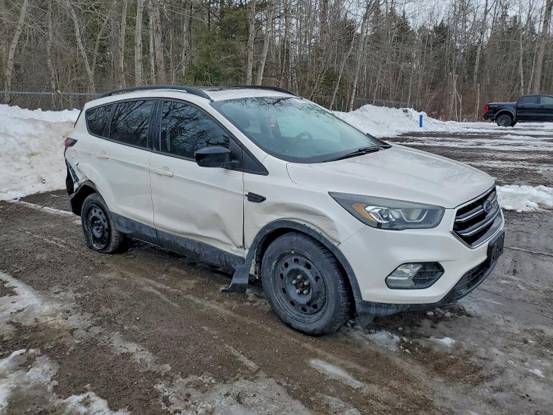 Photo 4 from auction – 2017 FORD ESCAPE SE with VIN 1FMCU0GD5HUB17163