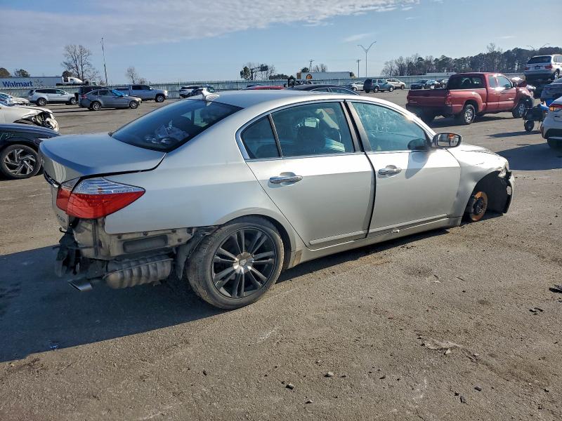 Photo 3 from auction – 2011 HYUNDAI GENESIS 3. with VIN KMHGC4DE6BU122131