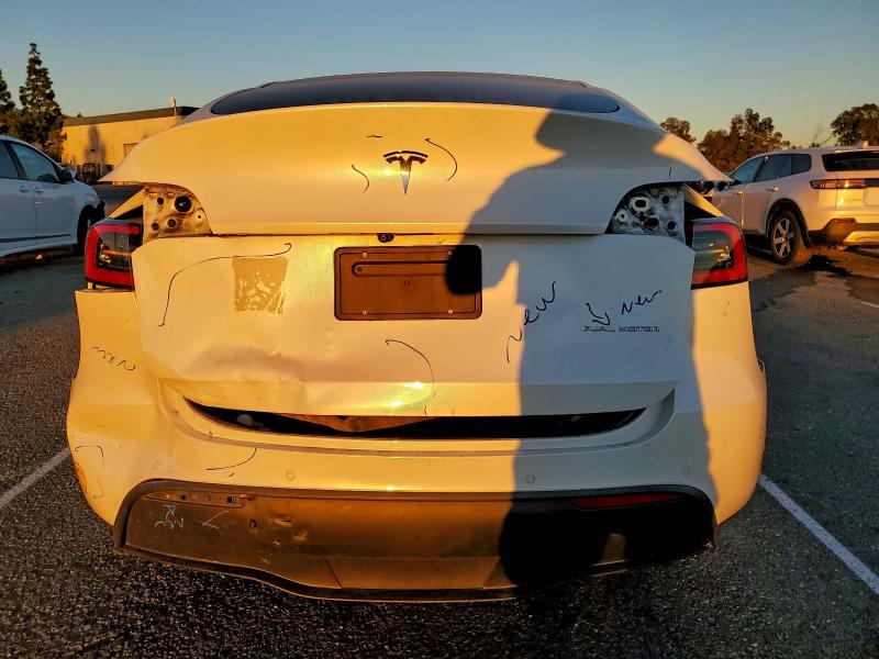 Photo 6 from auction – 2020 TESLA MODEL Y with VIN 5YJYGDEE5LF051140