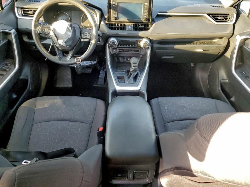 Photo 8 from auction – 2019 TOYOTA RAV4 XLE with VIN JTMW1RFVXKD516196