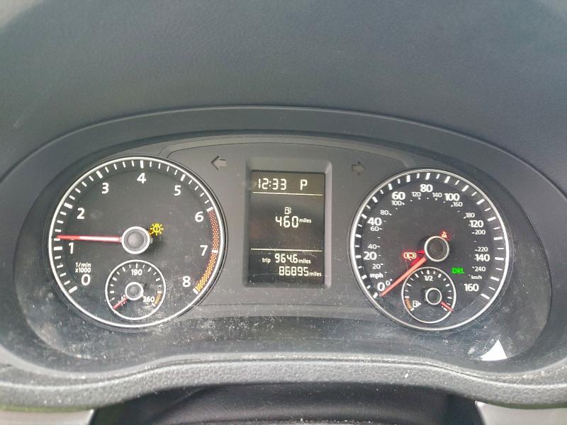 Photo 9 from auction – 2015 VOLKSWAGEN PASSAT S with VIN 1VWAT7A31FC101808