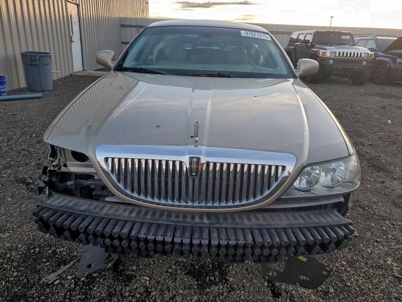 Photo 5 from auction – 2008 LINCOLN TOWN CAR S with VIN 2LNHM82VX8X663969