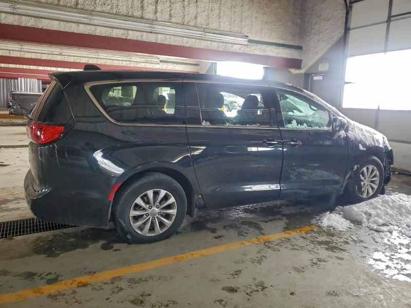 Photo 3 from auction – 2018 CHRYSLER PACIFICA T with VIN 2C4RC1FG6JR101947