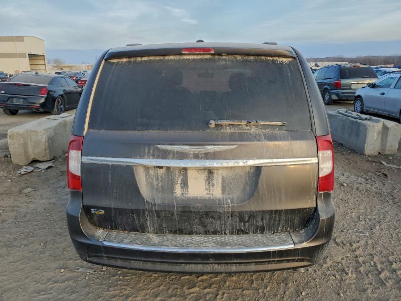 Photo 6 from auction – 2016 CHRYSLER TOWN & COU with VIN 2C4RC1BG2GR231884