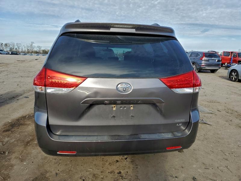 Photo 6 from auction – 2014 TOYOTA SIENNA LE with VIN 5TDKK3DC1ES515134