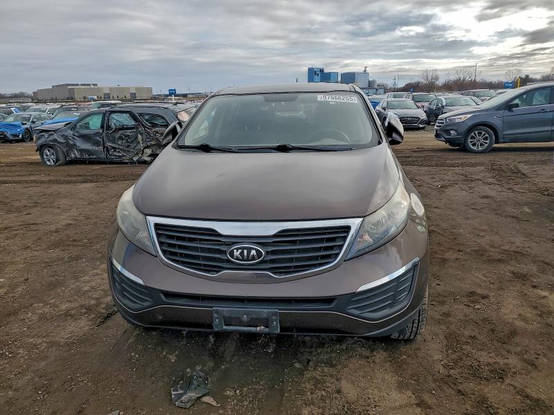 Photo 5 from auction – 2011 KIA SPORTAGE L with VIN KNDPBCA25B7083686