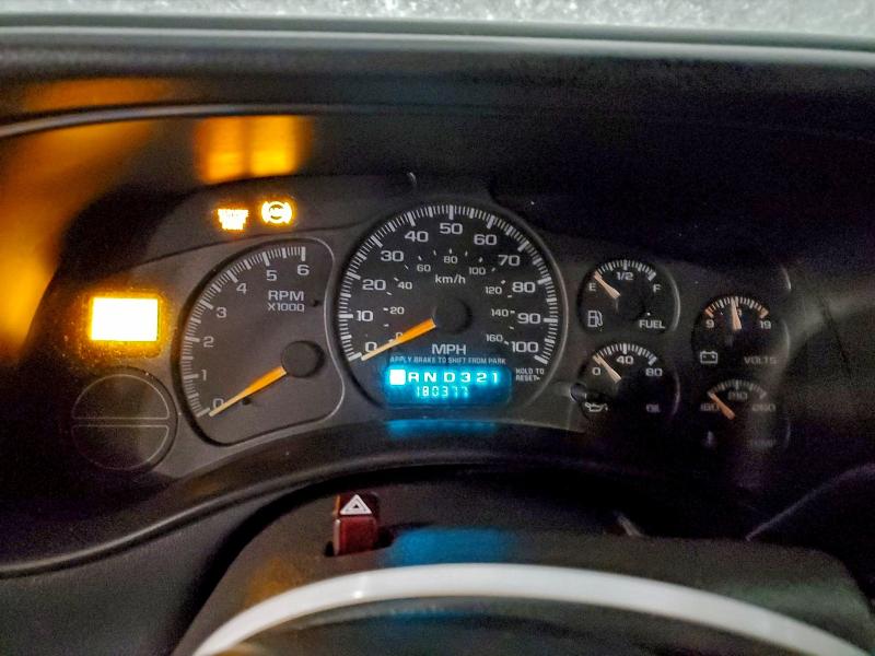 Photo 9 from auction – 2000 CHEVROLET SILVERADO with VIN 2GCEK19T3Y1155595