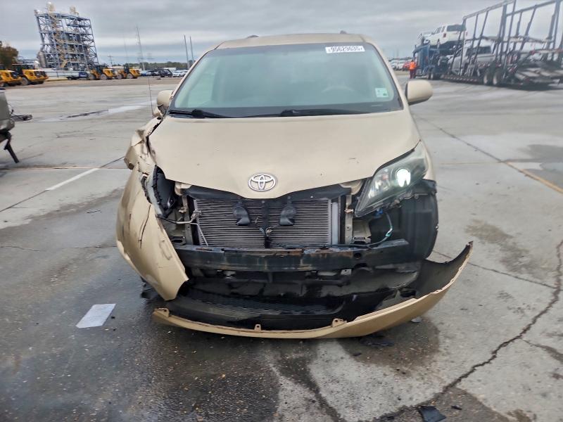 Photo 5 from auction – 2011 TOYOTA SIENNA LE with VIN 5TDKK3DC2BS002986