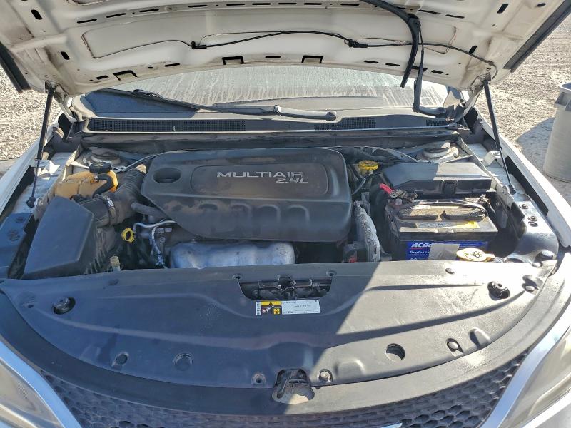 Photo 11 from auction – 2016 CHRYSLER 200 with VIN 1C3CCCAB8GN154625