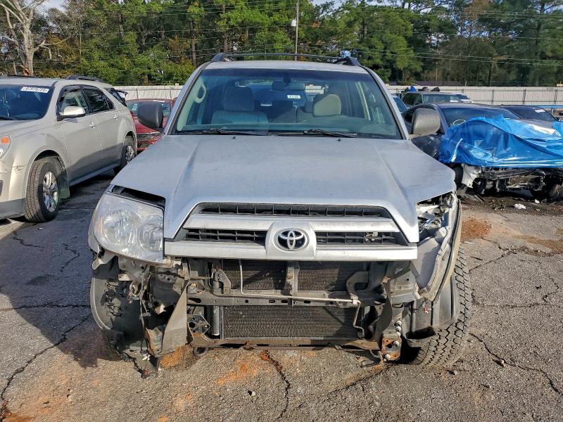 Photo 5 from auction – 2004 TOYOTA 4RUNNER SR with VIN JTEBU14R640055100