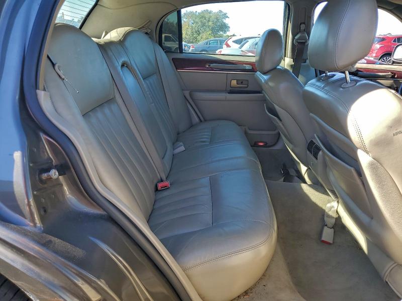 Photo 10 from auction – 2004 LINCOLN TOWN CAR E with VIN 1LNHM81W74Y629492