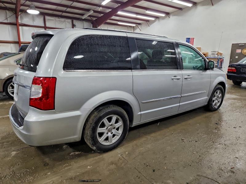 Photo 3 from auction – 2012 CHRYSLER TOWN & COU with VIN 2C4RC1BG7CR313152