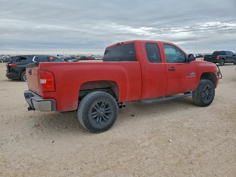 Photo 3 from auction – 2011 CHEVROLET SILVERADO with VIN 1GCRCSE05BZ279026