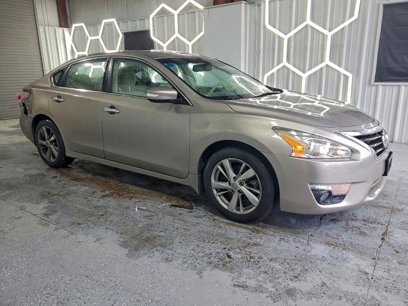 Photo 4 from auction – 2013 NISSAN ALTIMA 2.5 with VIN 1N4AL3AP1DC279669