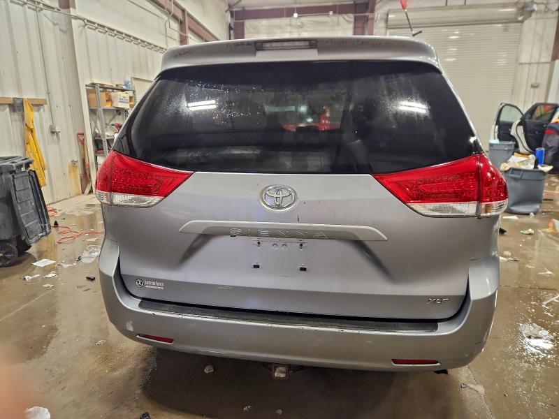 Photo 6 from auction – 2011 TOYOTA SIENNA XLE with VIN 5TDYK3DC9BS009508