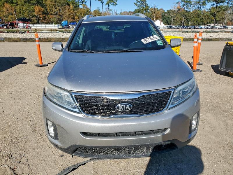 Photo 5 from auction – 2015 KIA SORENTO LX with VIN 5XYKT4A60FG651528