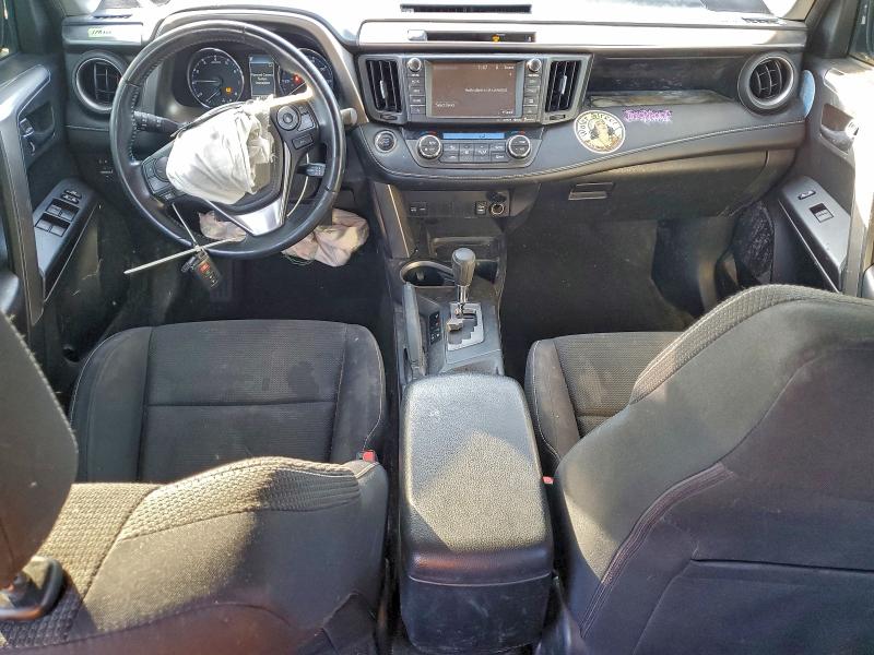 Photo 8 from auction – 2016 TOYOTA RAV4 XLE with VIN JTMRFREV3GD186361