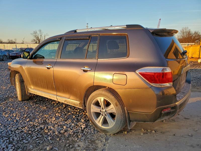 Photo 2 from auction – 2013 TOYOTA HIGHLANDER with VIN 5TDYK3EH0DS125869