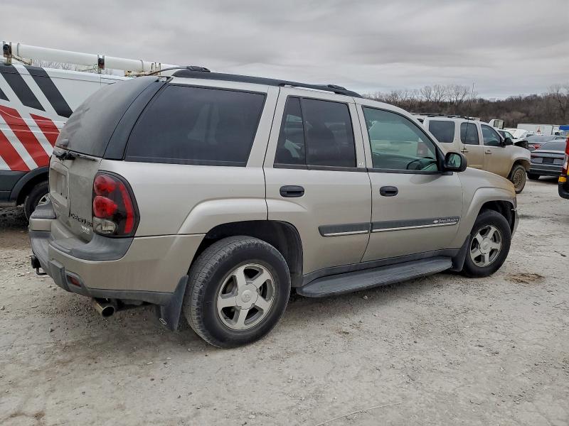 Photo 3 from auction – 2002 CHEVROLET TRAILBLAZE with VIN 1GNDT13S722192401