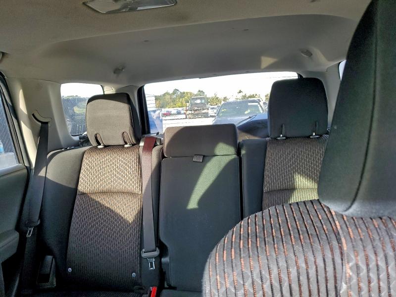Photo 10 from auction – 2011 TOYOTA 4RUNNER SR with VIN JTEZU5JR7B5017921