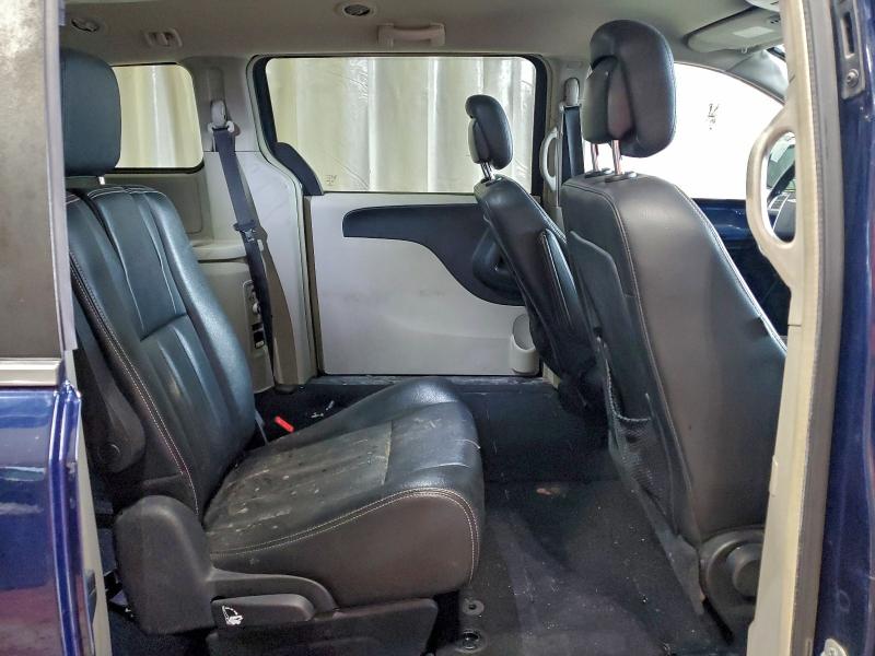 Photo 11 from auction – 2015 CHRYSLER TOWN & COU with VIN 2C4RC1BG3FR739926