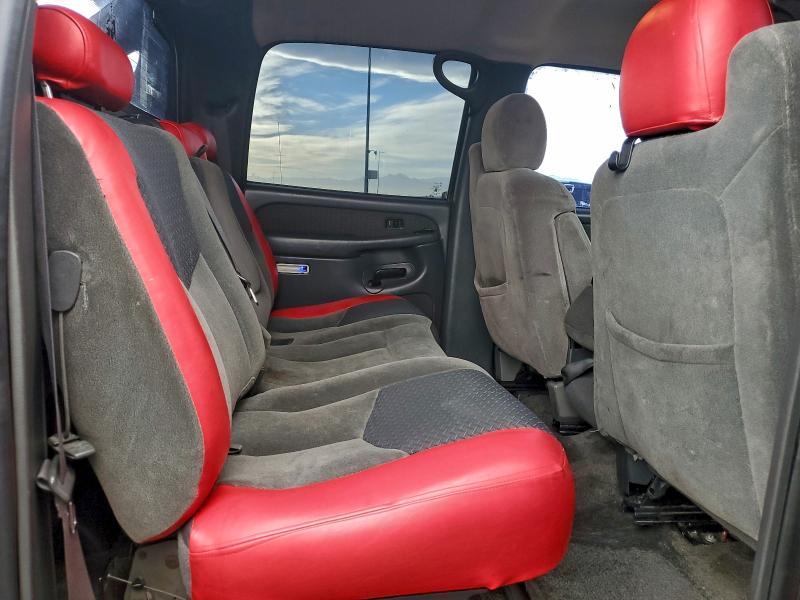 Photo 11 from auction – 2003 CHEVROLET AVALANCHE with VIN 3GNEC13T63G320066