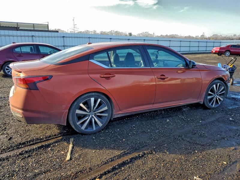 Photo 3 from auction – 2021 NISSAN ALTIMA SR with VIN 1N4AL4CV3MN360615