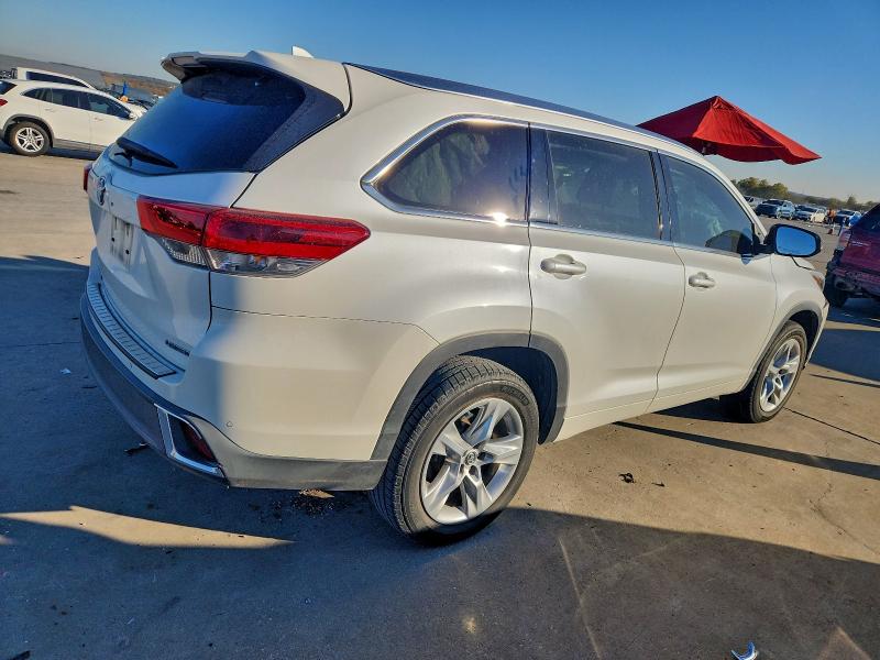Photo 3 from auction – 2018 TOYOTA HIGHLANDER with VIN 5TDYZRFH2JS239297
