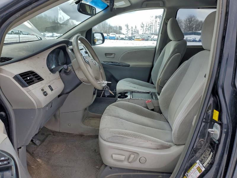 Photo 7 from auction – 2011 TOYOTA SIENNA LE with VIN 5TDJK3DC3BS016715