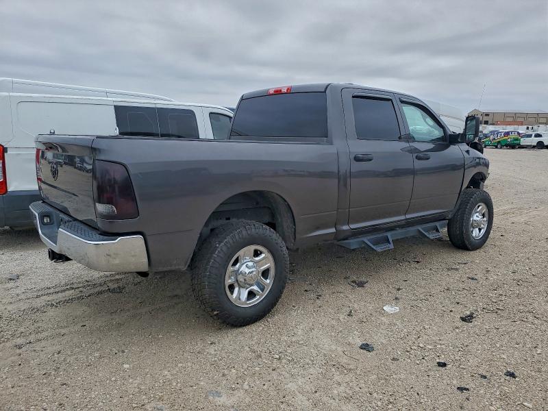 Photo 3 from auction – 2016 RAM 2500 with VIN 3C6UR5CJ4GG124651