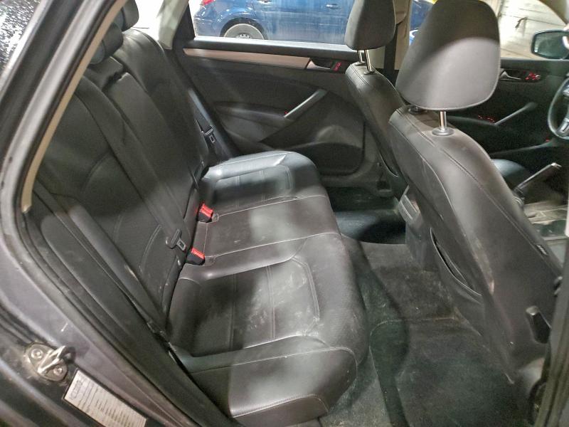 Photo 10 from auction – 2015 VOLKSWAGEN PASSAT S with VIN 1VWAT7A36FC030461