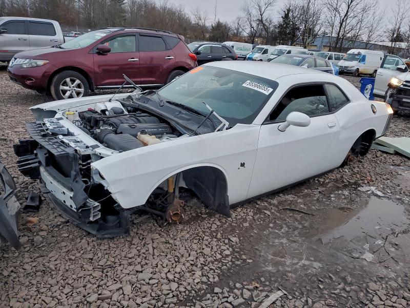 DODGE CHALLENGER 2016 with VIN 2C3CDZFJ8GH245824 - Photo from auction