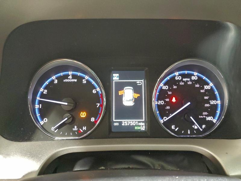 Photo 9 from auction – 2017 TOYOTA RAV4 LIMIT with VIN 2T3DFREV7HW641095