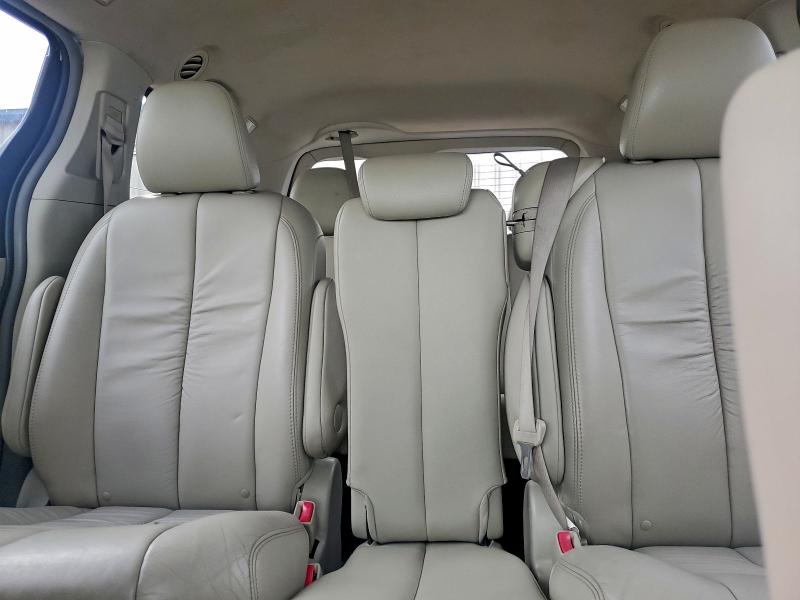 Photo 10 from auction – 2011 TOYOTA SIENNA XLE with VIN 5TDYK3DC1BS048223