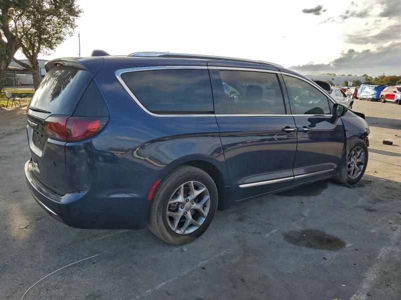 Photo 3 from auction – 2019 CHRYSLER PACIFICA T with VIN 2C4RC1BG3KR561770