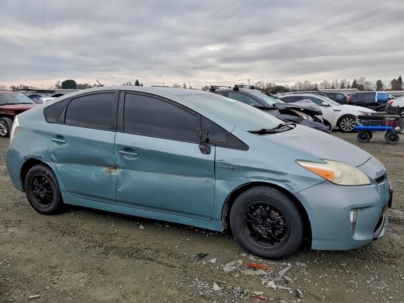 Photo 4 from auction – 2014 TOYOTA PRIUS with VIN JTDKN3DU3E1748607