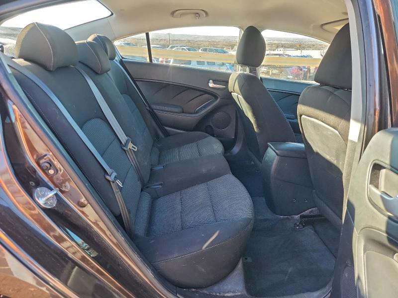 Photo 10 from auction – 2018 KIA FORTE LX with VIN 3KPFK4A74JE177666