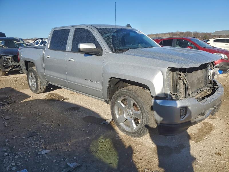 Photo 4 from auction – 2018 CHEVROLET SILVERADO with VIN 3GCUKREC2JG220112