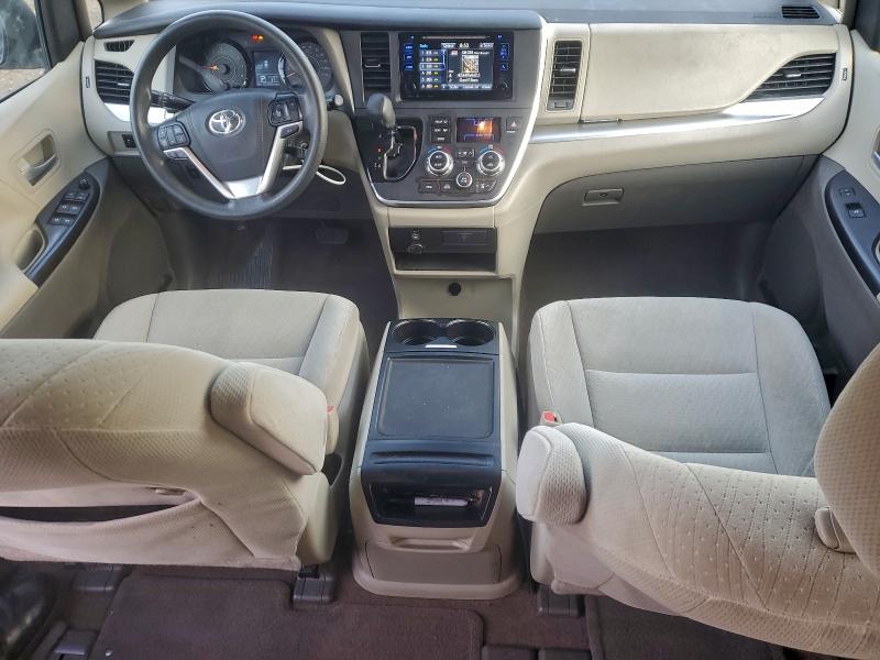 Photo 8 from auction – 2017 TOYOTA SIENNA with VIN 5TDKZ3DC8HS808724
