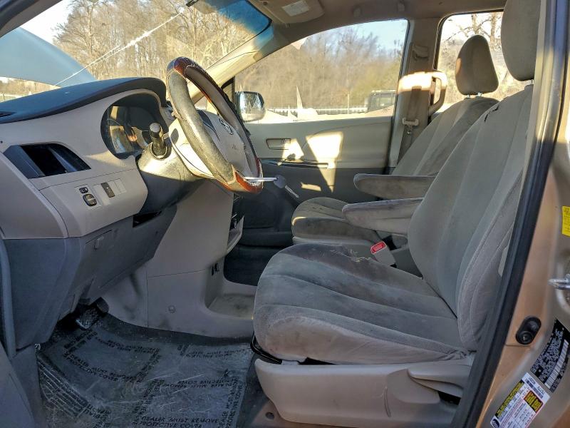 Photo 7 from auction – 2011 TOYOTA SIENNA with VIN 5TDZK3DCXBS093083