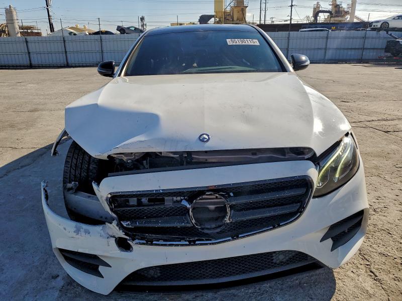 Photo 5 from auction – 2018 MERCEDES-BENZ E 300 with VIN WDDZF4JB0JA469118