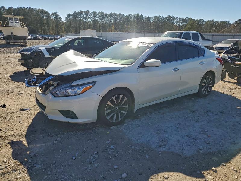 NISSAN ALTIMA 2.5 2017 with VIN 1N4AL3AP8HC128530 - Photo from auction