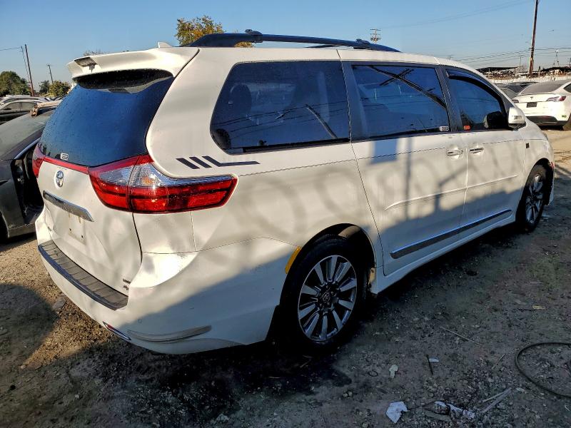 Photo 3 from auction – 2020 TOYOTA SIENNA XLE with VIN 5TDYZ3DC4LS057219